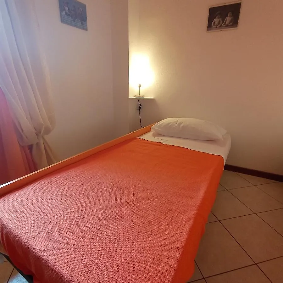 Little Flower Domaso Apartman